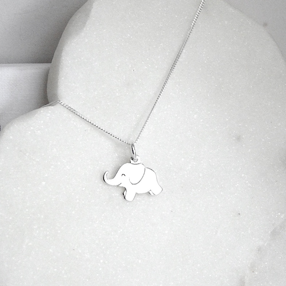 n e w | dainty silver elephant pendant necklace 🐘 - Picture 3 of 6